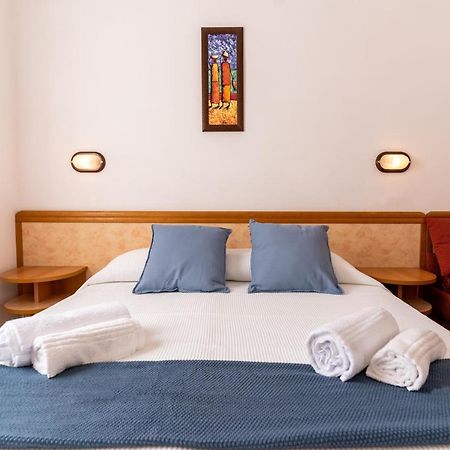 Hotel Greta B&B Rimini Exterior photo