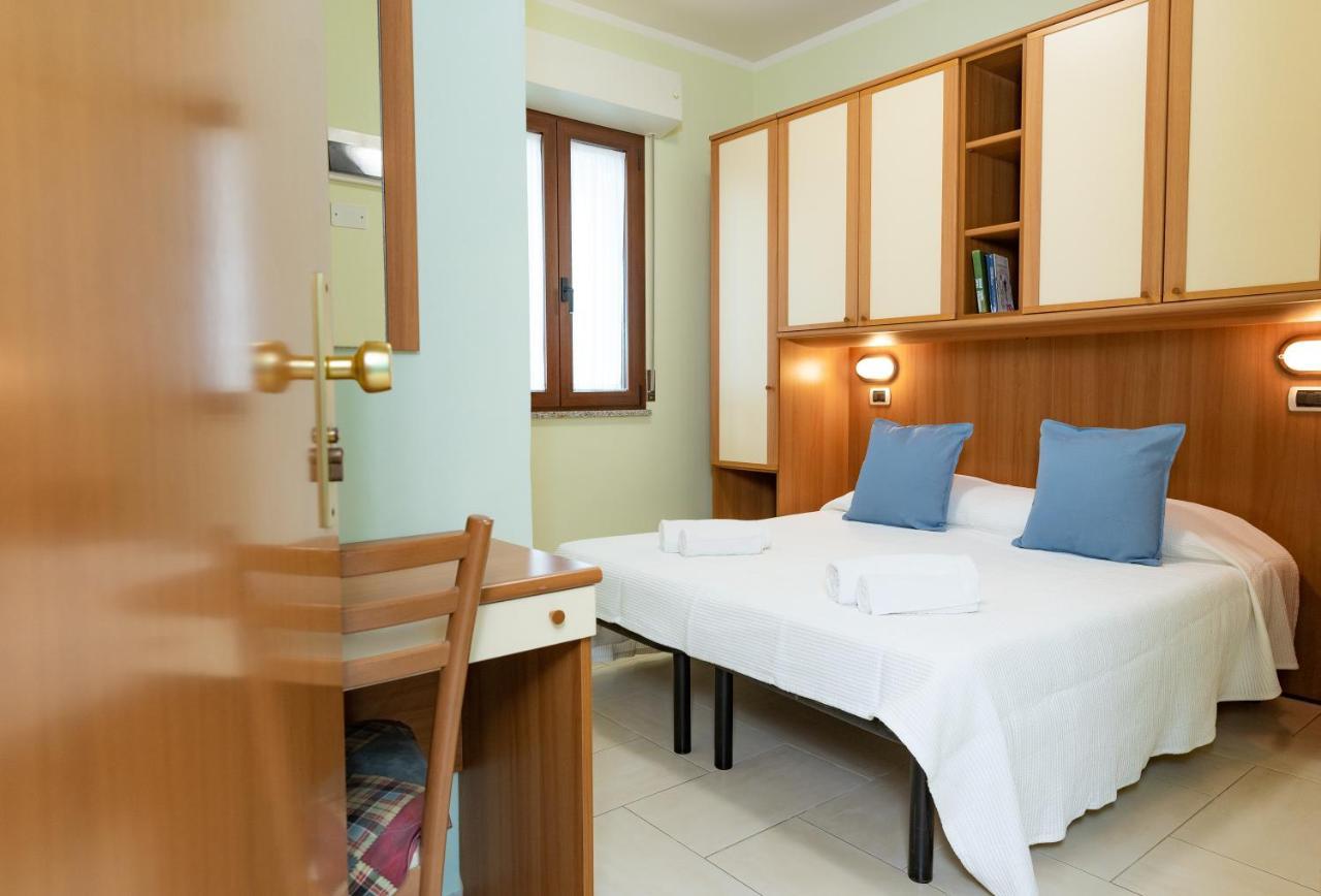 Hotel Greta B&B Rimini Exterior photo