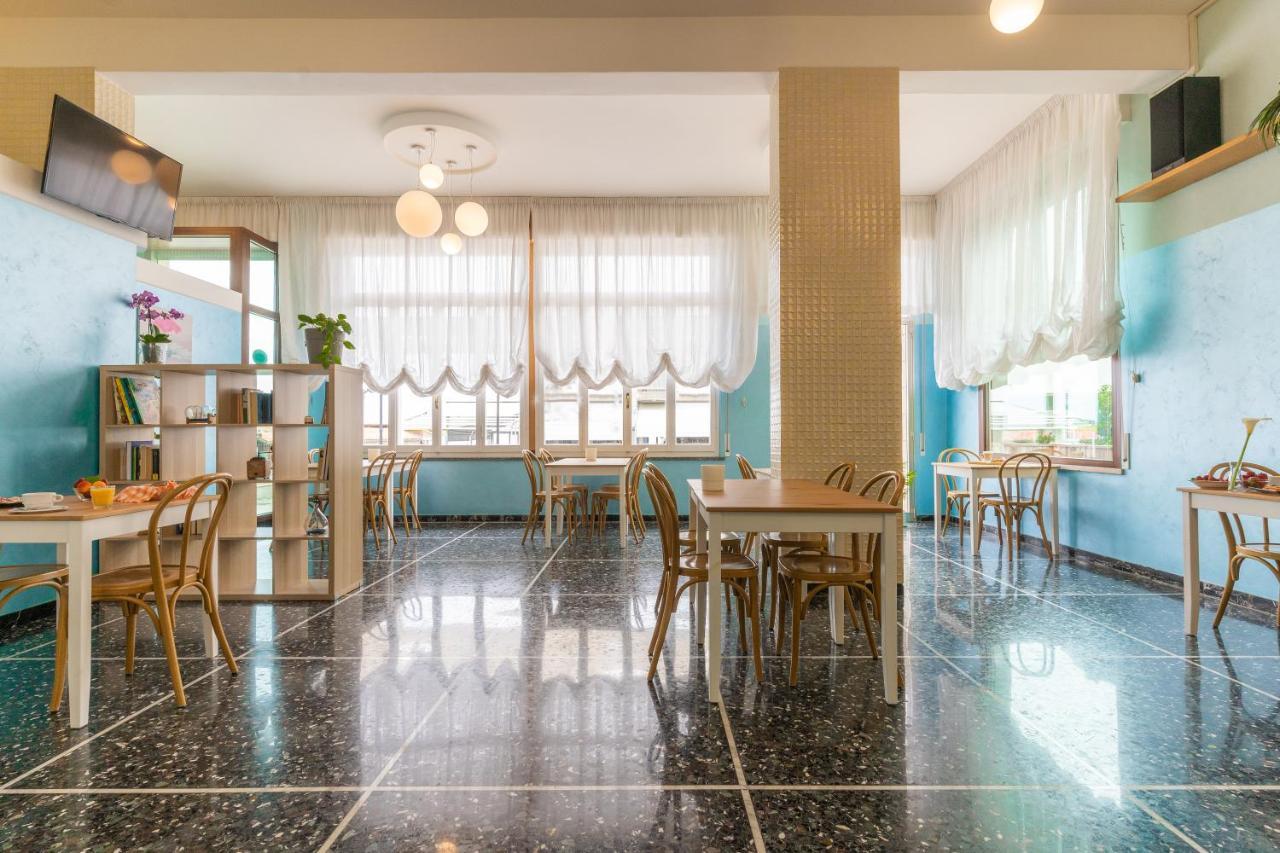 Hotel Greta B&B Rimini Exterior photo