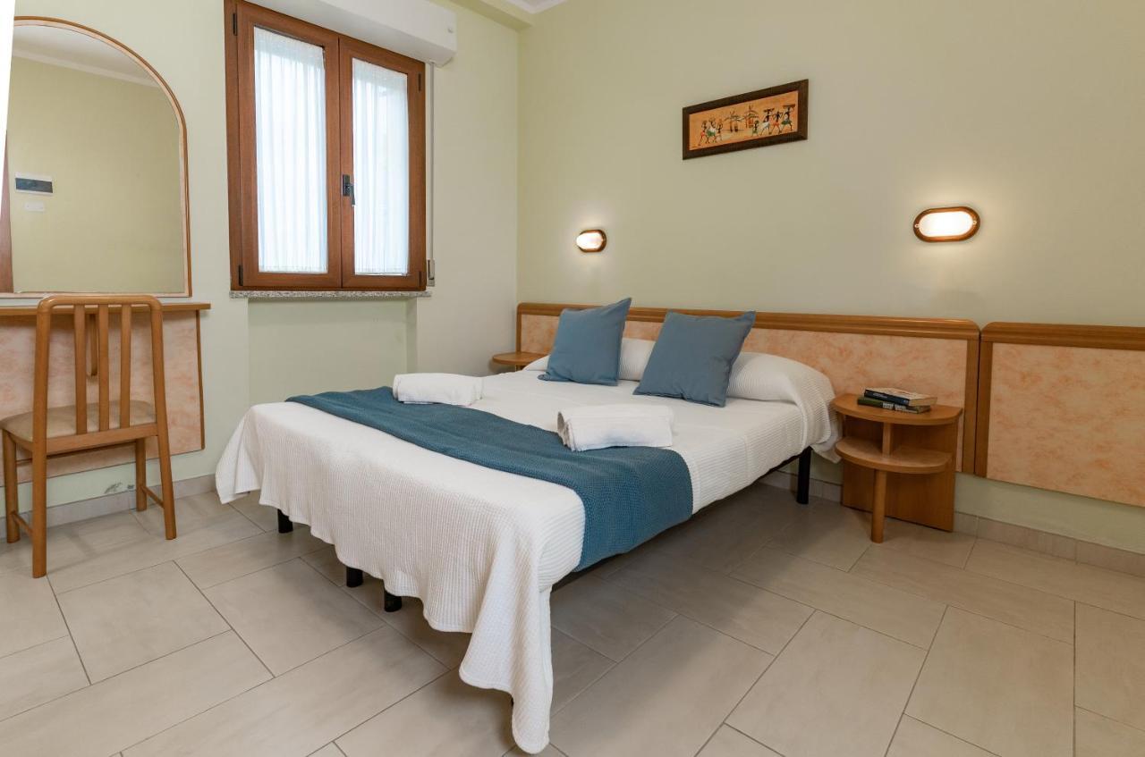 Hotel Greta B&B Rimini Exterior photo
